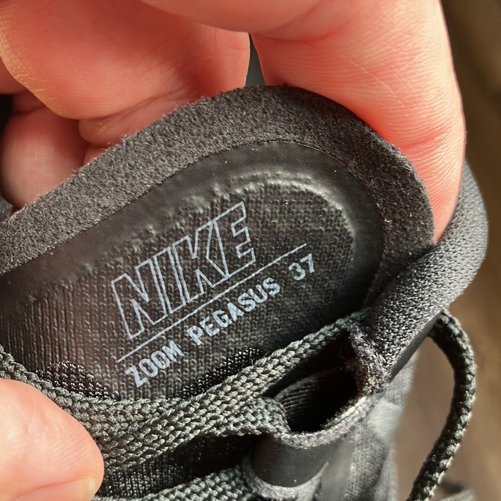 Nike - Picture 12 of 17